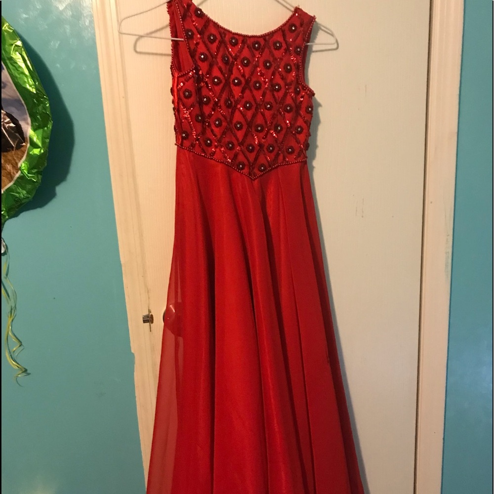 Size 6 red prom dress
